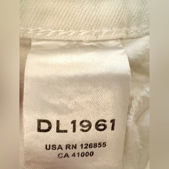 DL1961 Sz 26 Patti Straight High Rise Jean in White Distressed - Picture 9 of 12